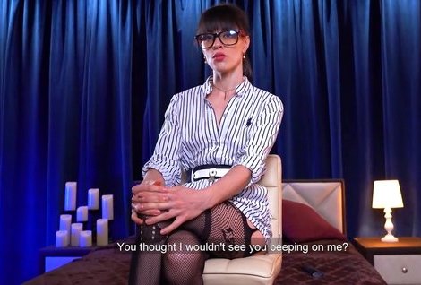 Миша признался мачехе, что когда ее видит то теряет голову, пришлось дамочке предпринять анальные меры, чтобы угомонить пасынка.