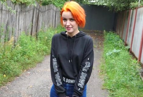 Рыжая москвичка прежде чем продолжить знакомство, хотела убедится, действительно ли у нового дружка член размером больше чем 13 сантиметров.