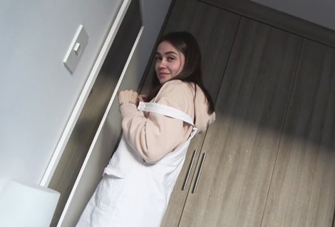 Перед тем как пойти гулять с подружками, нужно получить разрешение у парня, точнее у его члена.