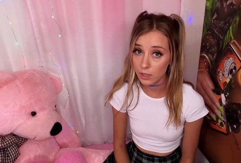 Папаня вжарил приёмную дочь, дабы она скорее повзрослела.