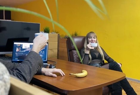 Русская милфа пришла на кастинг чтобы стать настоящей порно звездой.